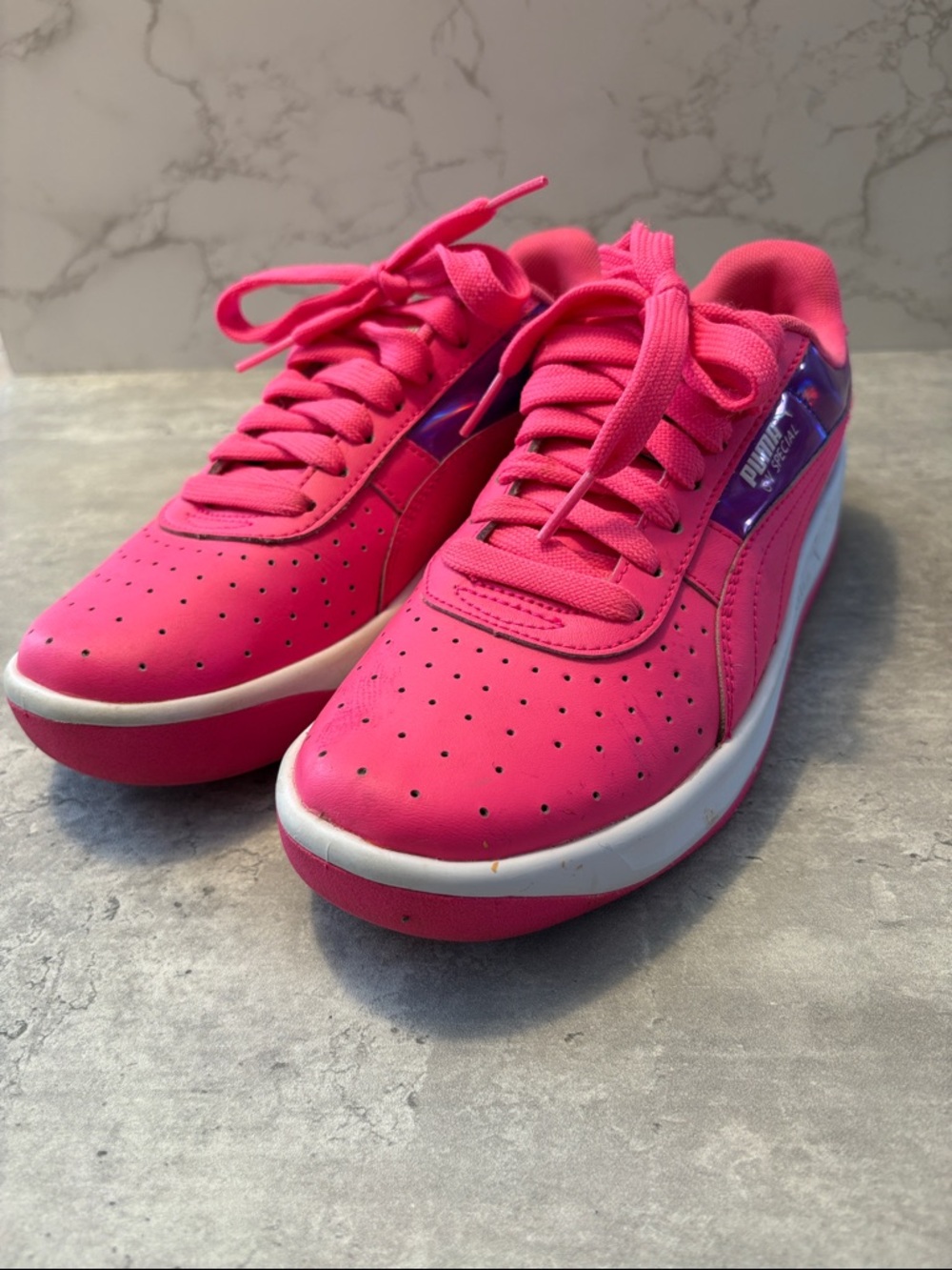 PUMA Hot Pink Low-Top Sneakers with White Midsole size 5.5 gv special